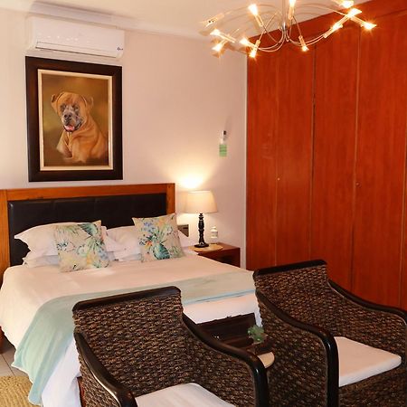 The Leopard Tree Bed & Breakfast โพเลอกวาเน ภายนอก รูปภาพ