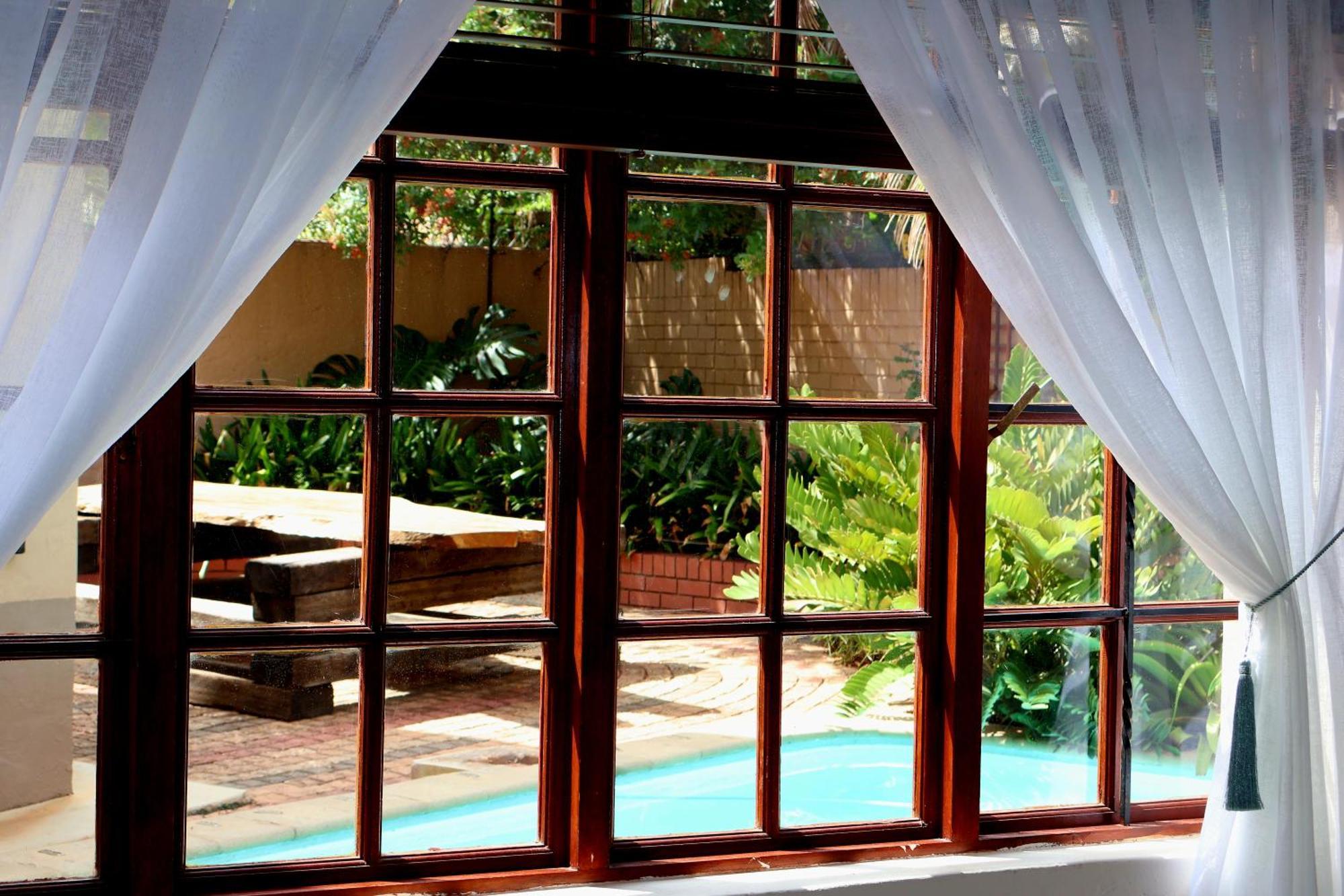 The Leopard Tree Bed & Breakfast โพเลอกวาเน ภายนอก รูปภาพ
