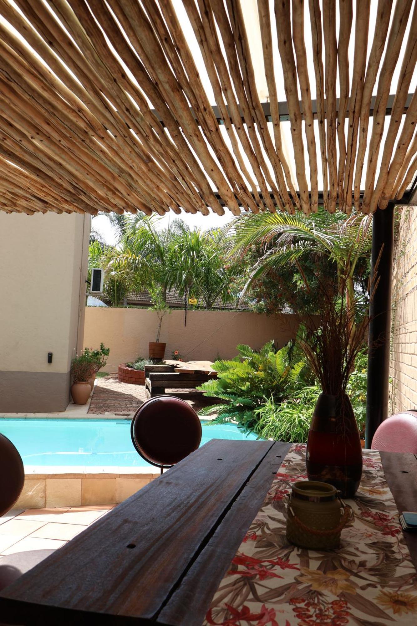 The Leopard Tree Bed & Breakfast โพเลอกวาเน ภายนอก รูปภาพ