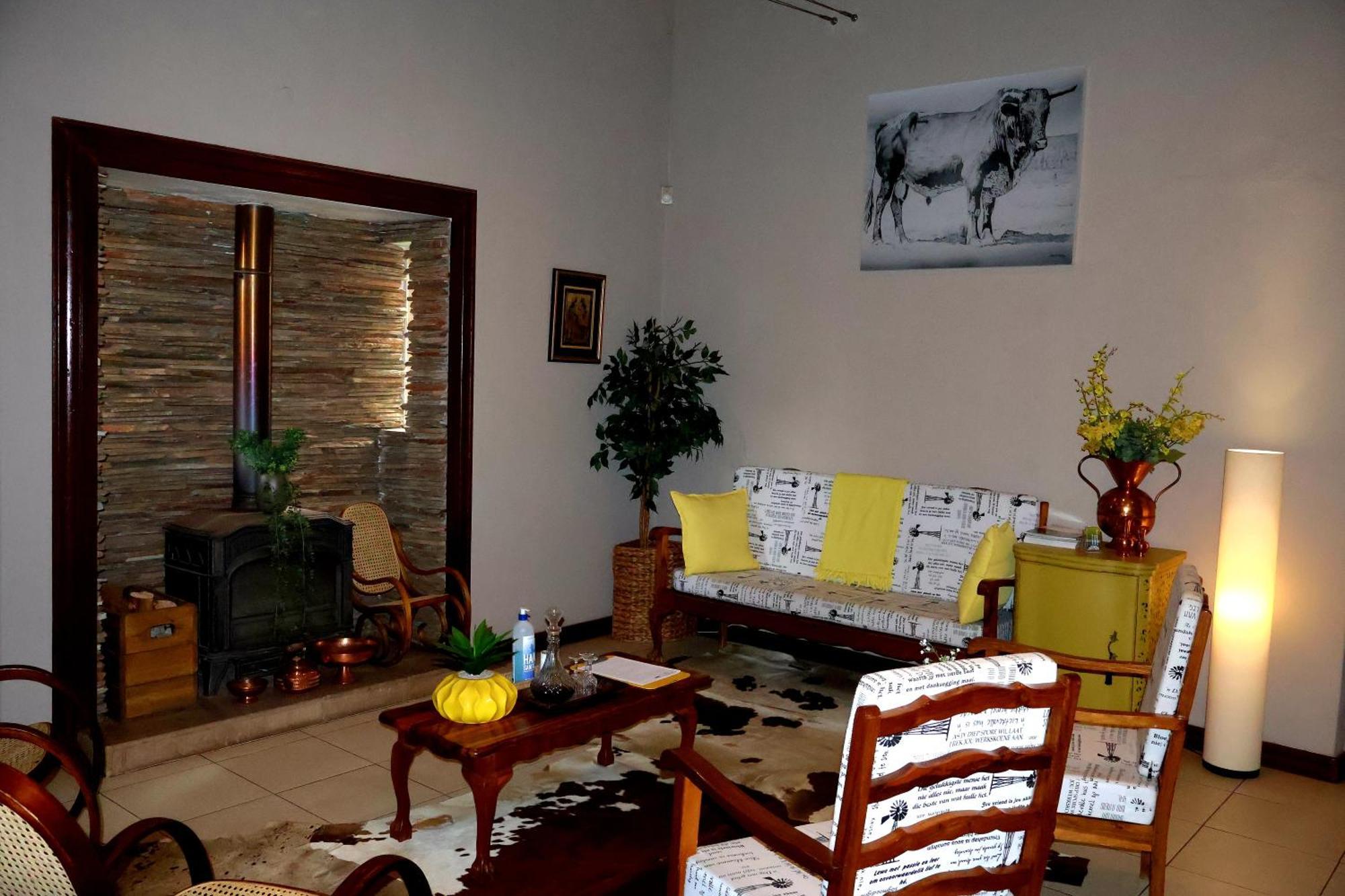 The Leopard Tree Bed & Breakfast โพเลอกวาเน ภายนอก รูปภาพ