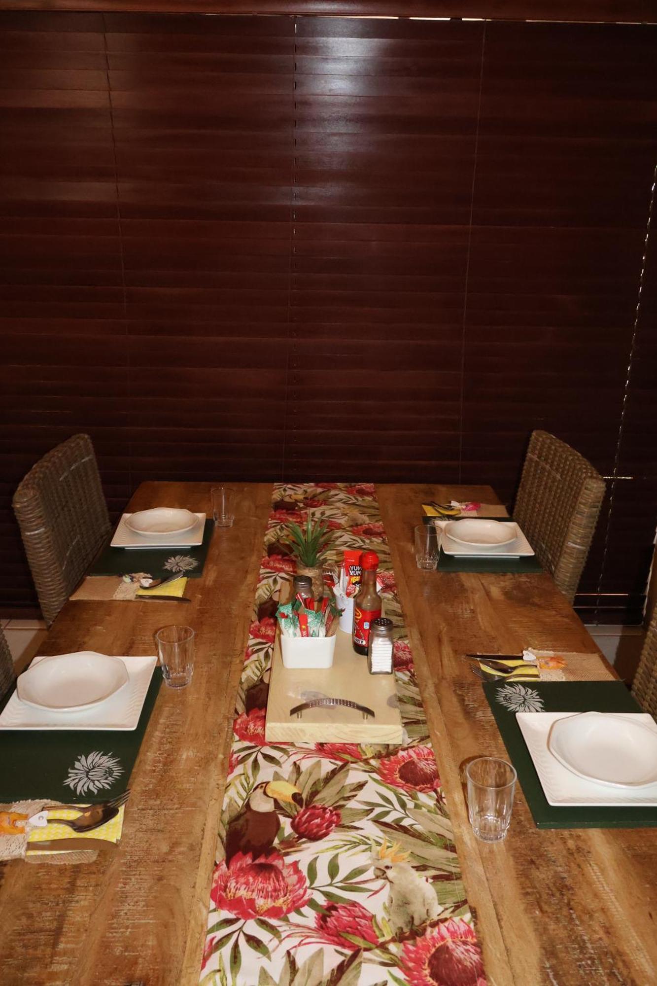 The Leopard Tree Bed & Breakfast โพเลอกวาเน ภายนอก รูปภาพ