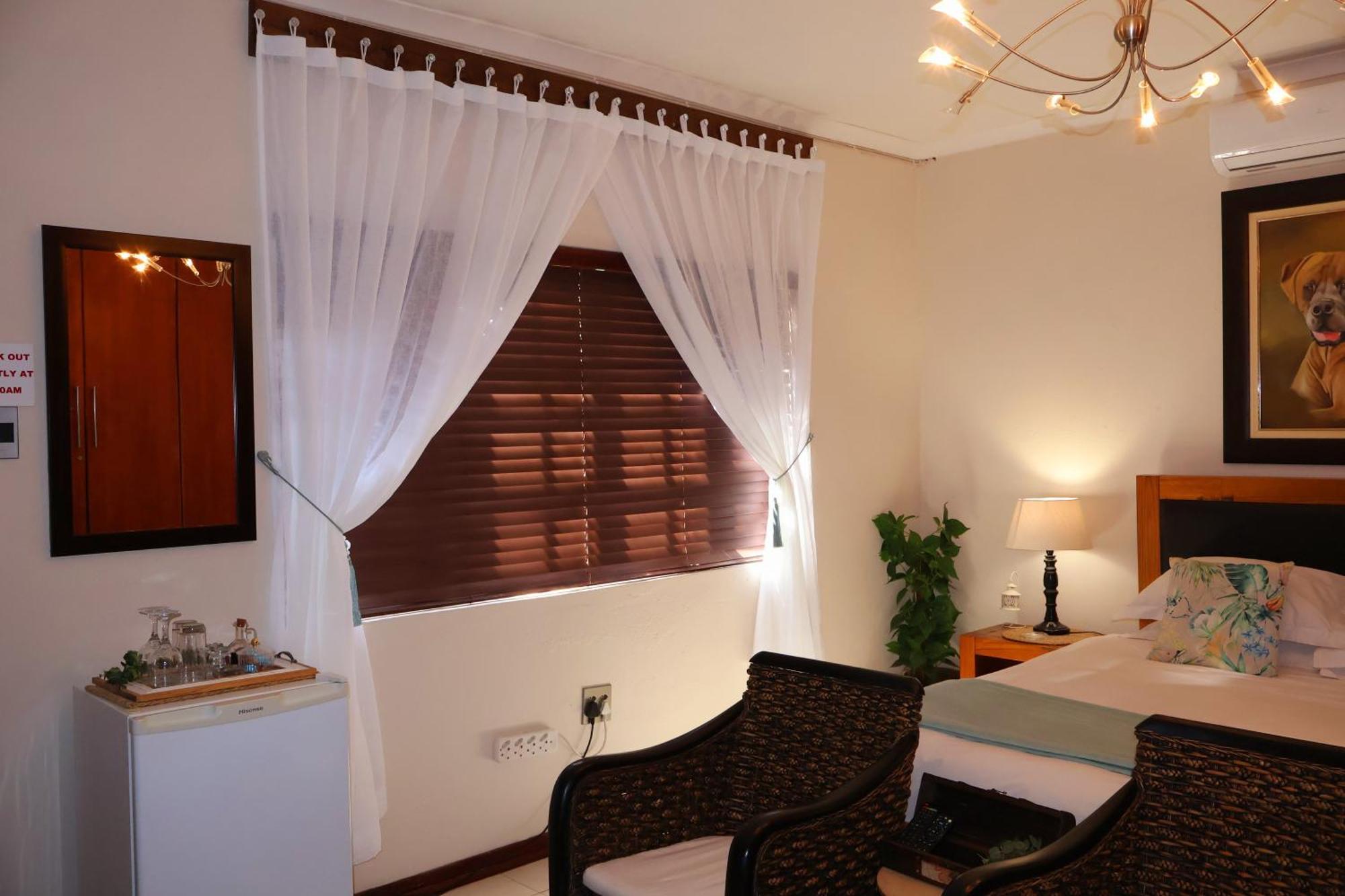 The Leopard Tree Bed & Breakfast โพเลอกวาเน ภายนอก รูปภาพ