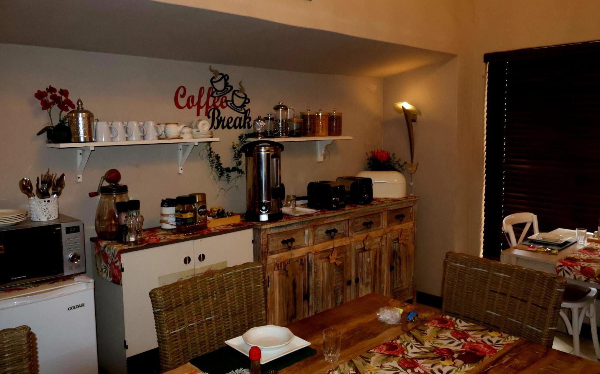 The Leopard Tree Bed & Breakfast โพเลอกวาเน ภายนอก รูปภาพ