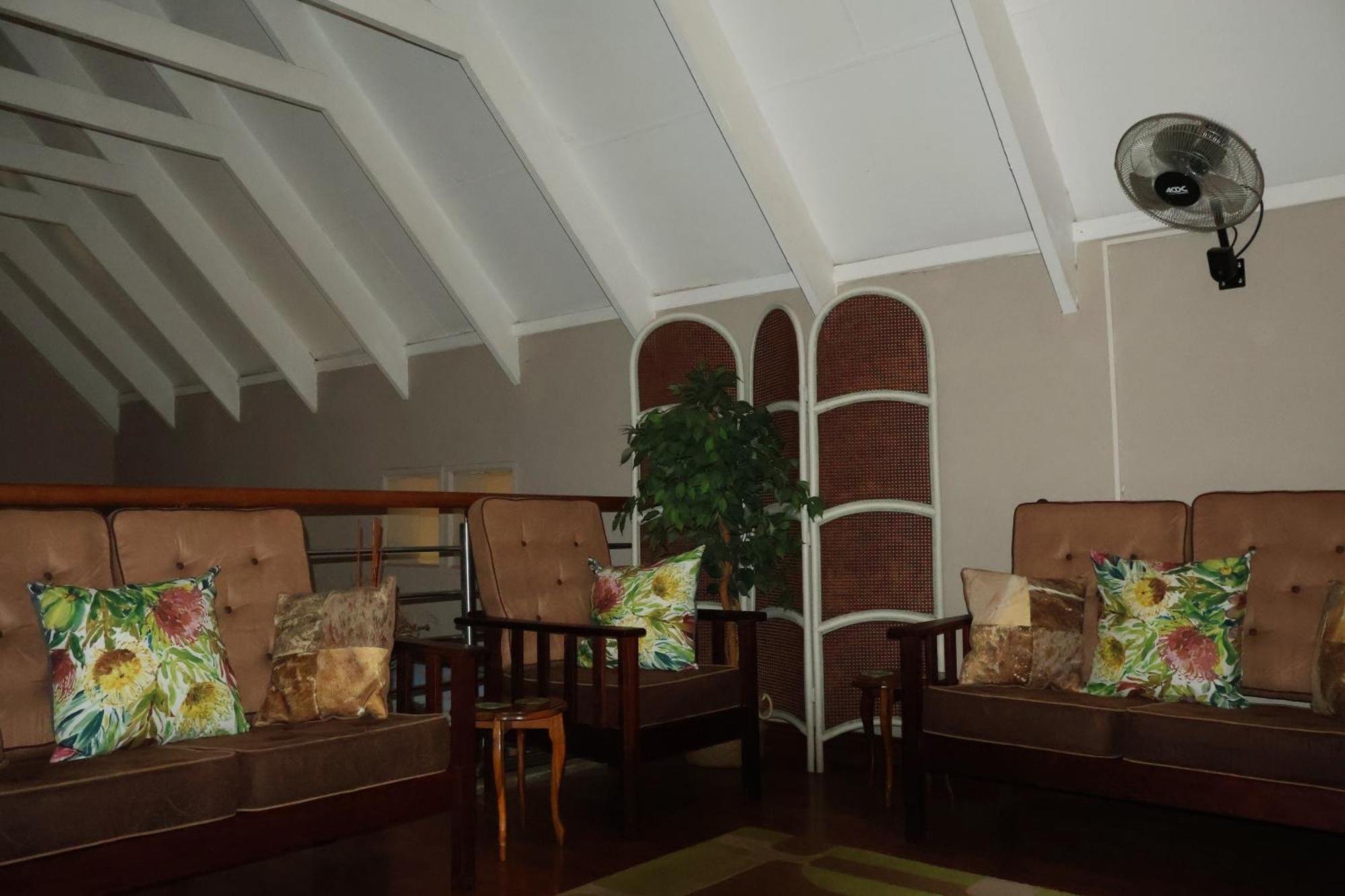 The Leopard Tree Bed & Breakfast โพเลอกวาเน ภายนอก รูปภาพ