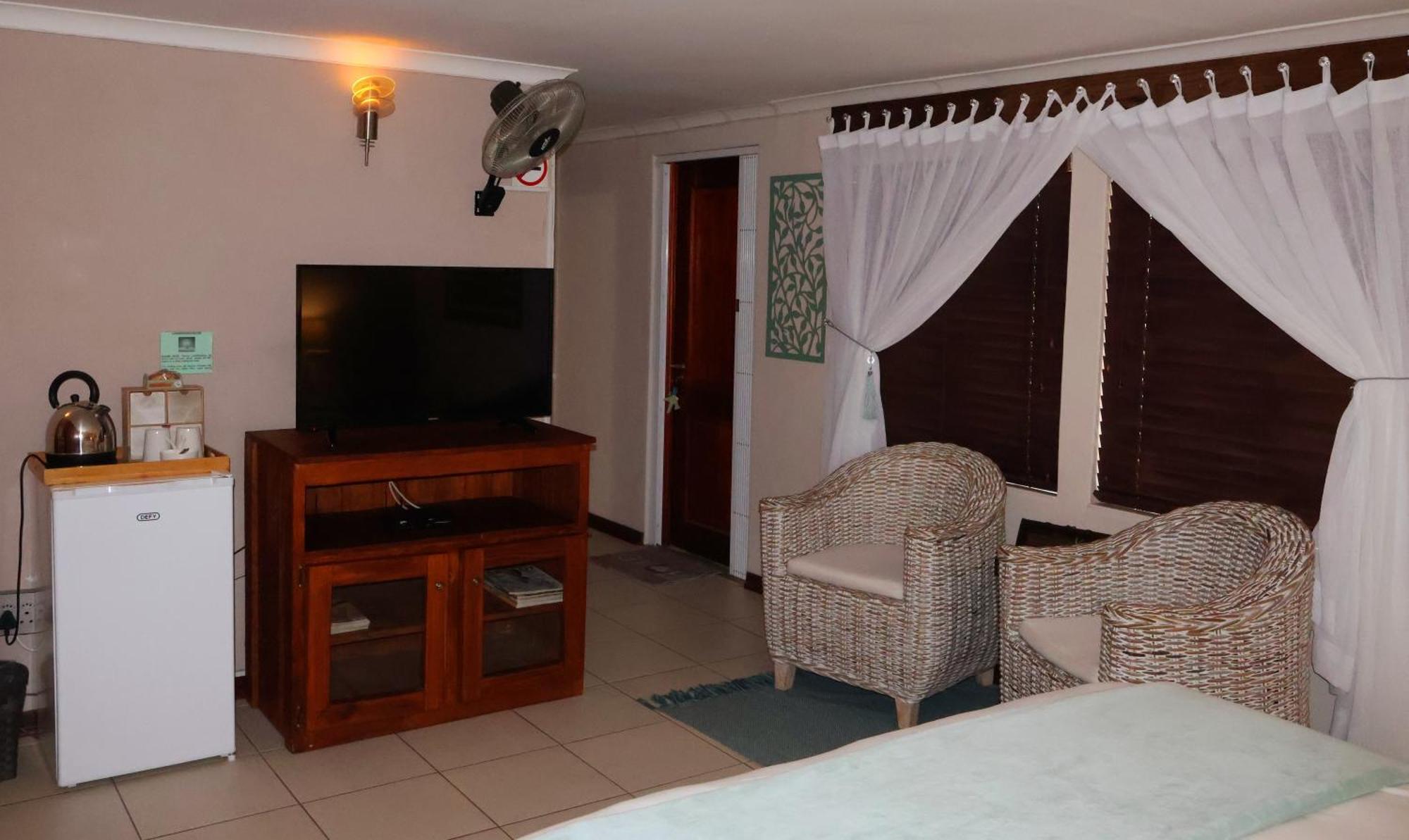 The Leopard Tree Bed & Breakfast โพเลอกวาเน ภายนอก รูปภาพ